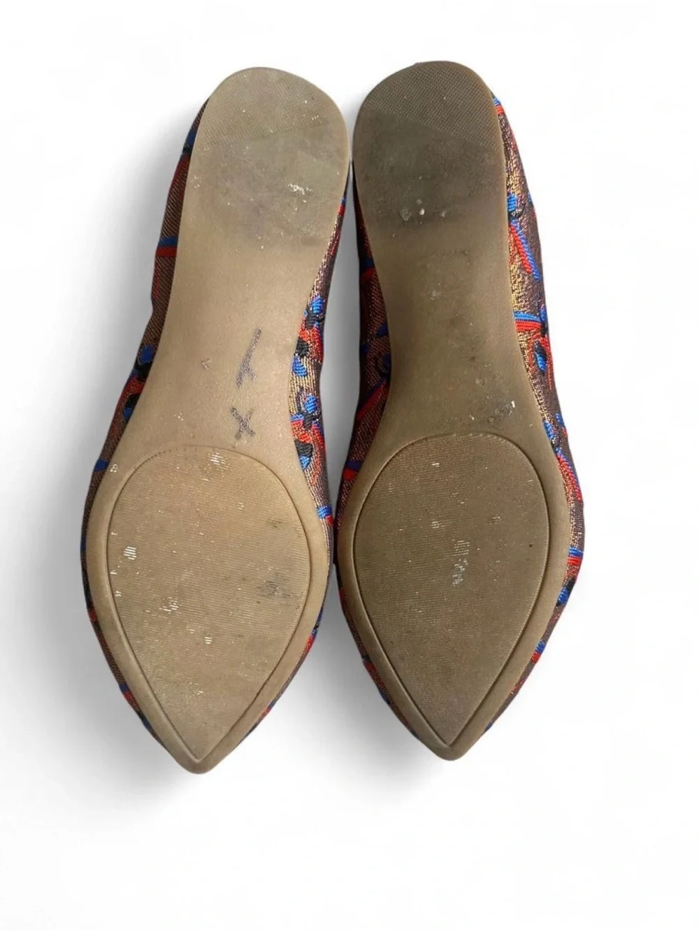Steve Madden Embroidered Bee Woah copper, red, and blue ballet flats size 5